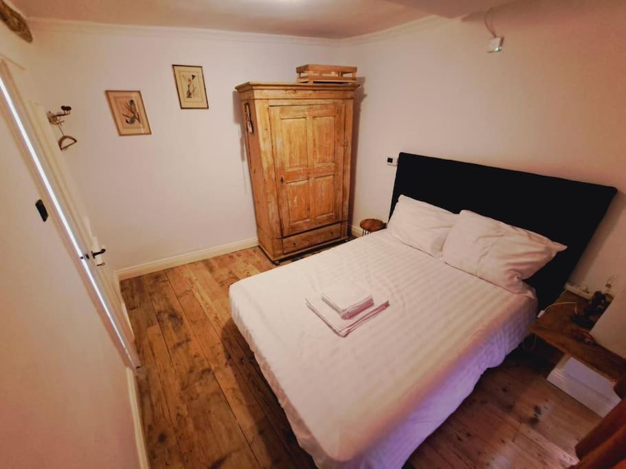 Haus Moselwald - 3 Bedrooms Enkirch Esterno foto