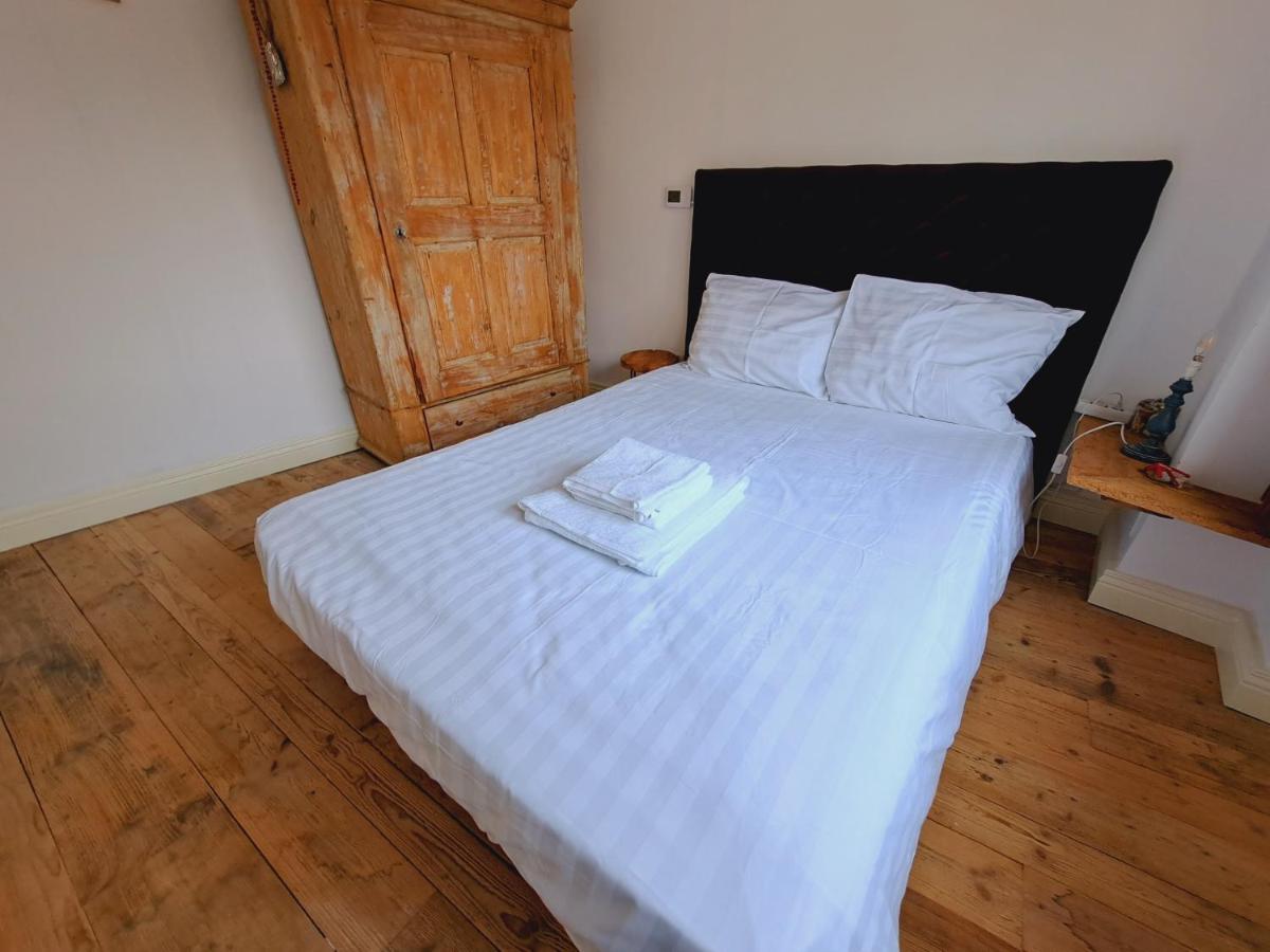 Haus Moselwald - 3 Bedrooms Enkirch Esterno foto